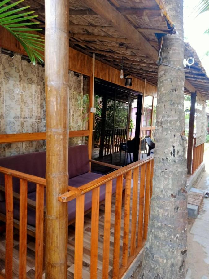 Namaste Beach Huts Hotel Patnem Beach Ngoại thất bức ảnh