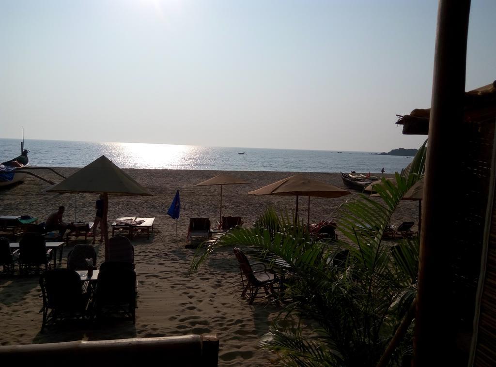 Namaste Beach Huts Hotel Patnem Beach Ngoại thất bức ảnh