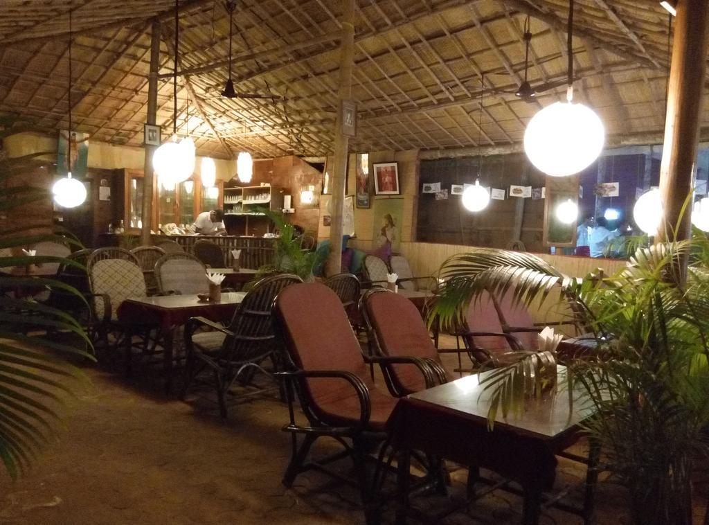 Namaste Beach Huts Hotel Patnem Beach Ngoại thất bức ảnh